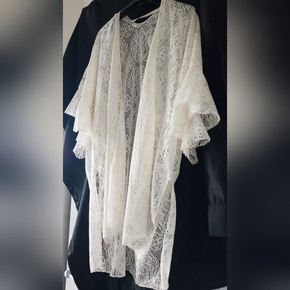 Mudd Cream Color Beach Cover-up Lacey Ruffle Sleeve Ladies Woman 1 Size Fits All - Picture 3 of 7